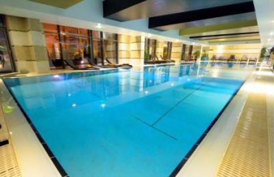 Hotel Divinus Debrecen 5* piscină pentru weekend de wellness - ✔️ Hotel Divinus***** Debrecen - Hotel de wellness în Debrecen