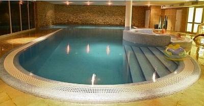 Inneres Schwimmbecken im Echo Residence All Suite Luxury Hotel in Tihany, am Balaton - ✔️ Echo Residence Tihany - All Suite Luxury Hotel Tihany