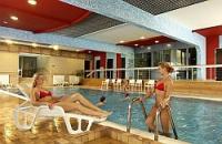 Hotel Park Eger - piscină în hotelul de wellness de 3 stele din Eger