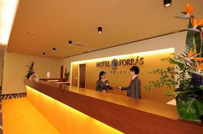 Hunguest Hotel Forras - Thermal- und Wellnesshotel Forras in Szeged - Hall des Hotels - ✔️ Hunguest Hotel Forras**** Szeged - Wellnesshotel am Ufer der Theiss in Szeged