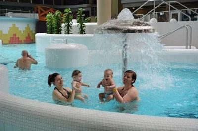 Wellnessweekend in het badcomplex Napfenyfurdo Aquapolis in Szeged met accommodatie in het Wellness Hotel Forras - ✔️ Hunguest Hotel Forrás**** Szeged - thermaal en wellnesshotel in de binnenstad van Szeged