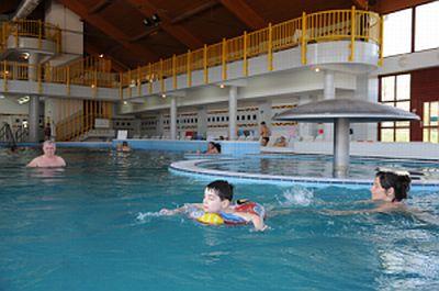 Piscina de diversión en los Baños Medicinales de Zalakaros Hotel Freya - ✔️ Hunguest Hotel Freya*** Zalakaros - hotel de wellness y spa en el centro de Zalakaros