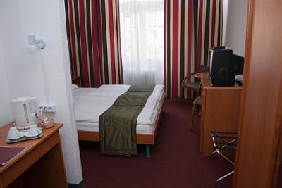 Hotel Griff - betaalbaar hotel in Boeda met speciale pakketaanbiedingen - Hotel Griff Budapest*** - Hotel Griff Boedapest, driesterren hotel op de Bartok Bela straat in Boeda