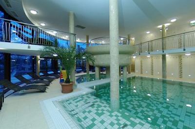 Pase un agradable fin de semana en el Wellness Hotel Gyula - ✔️ Wellness Hotel Gyula**** - hotel de bienestar en la vecinidad de la terma del castillo a un precio económico