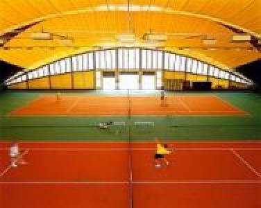 Tennisbaan in Hotel Helikon Keszthely Hongarije Balaton - ✔️ Hotel Helikon**** Keszthely - Speciaal hotel aan het Balatonmeer