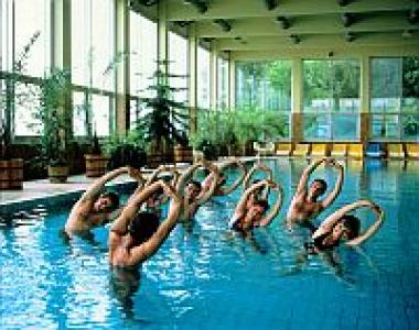 Hôtel Helikon Keszthely au lac Balaton, gymnastique dans l'eau - ✔️ Hotel Helikon**** Keszthely - Hôtel spécial au lac Balaton