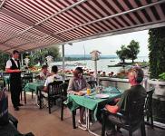 Helikon Hôtel Keszthely au lac Balaton en Hongrie - le réstaurant avec le paysage au lac Balaton