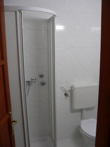 Hotel Hid Budapest Ungheria - stanza de bagno con doccia - Hotel Hid Budapest - albergo 3 stelle a Budapest