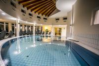 L'Hôtel Thermal et Spa Lotus en Hongrie, Héviz - la piscine thermale