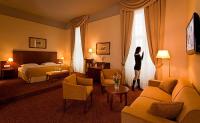 Accommodation in the historical downtown of Szekesfehervar - Mercure Hotel Magyar Kiraly, Hungary