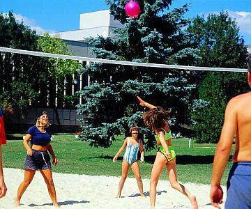 Strandvolleybal in Hotel aan Balaton-meer - Hotel Marina Balatonfured - ✔️ Hotel Marina*** Balatonfüred - all inclusive hotel aan het Balaton-meer in Balatonfured