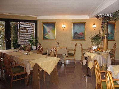 Sala di prima colazione all'Hotel Molnar - hotel a 3 stelle a Buda  - Hotel Molnar Budapest - hotel 3 stelle a Budapest