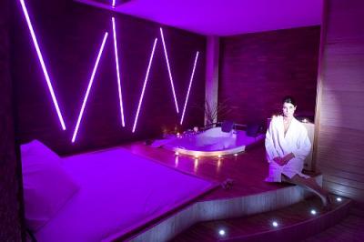 Wellness Hotel Vital Nautis,Gardonyのウェルネスホテル - ✔️ Vital Hotel Nautis**** Gardony - ヴィタルホテル　ナウティス　