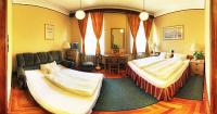 Приятный и дешевый двухместный номер в отеле Омнибус в Будапеште