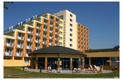 Premium Hotel Panorama Siofok - wellness hotel de cuatro estrellas - Prémium Hotel Panoráma**** Siófok - Hotel de bienestar especial en Siofok con media pensión