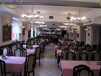 Restaurant in Hotel Polus Boedapest- hotel slechts 300 meter van de snelweg M3  - Hotel Polus Budapest*** - een goedkoop hotel vlakbij Hungaroring, Formule-1 in Boedapest