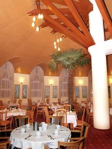 4* Ресторан со скидкой в отеле Balatonalmadi - Hotel Bál Resort**** Balatonalmádi - Отель Рамада Ресорт на Балатоне