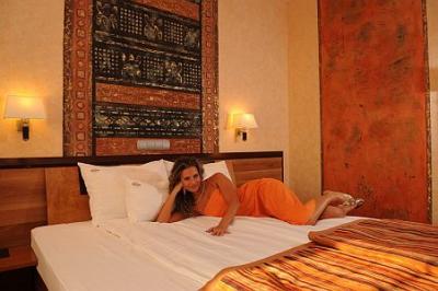 Meses Shiraz Hotel - mysiga annorlunda hotellets rum för extrapris i halvpension i Egerszalok - Hotell Shiraz**** Egerszalok - Wellness och billiga priser i Ungern i afrikansk stämning