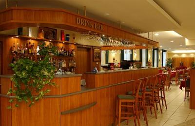 Drinkbar înHunguest Hotel Millennium Budapest  - rezervare online  - Hotel Millennium Budapest - hotel ieftin la Nagyvárad tér în Budapesta