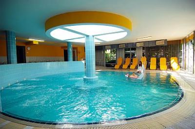 Bastu, wellness, bad, bubbelpool och rabatterade priser i Ungern - Hotell SunGarden Siofok - ✔️ Hotel Sungarden**** Siofok - termal och wellness hotell i Siofok, Balaton