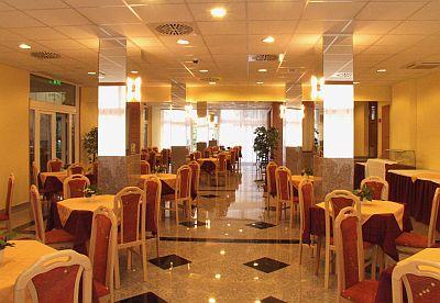 Отель Зугло Будапешт - Ресторан отеля предлогает венгерские и международные специальности - ✔️ Hotel Zuglo Budapest*** - Отель Зугло Будапешт