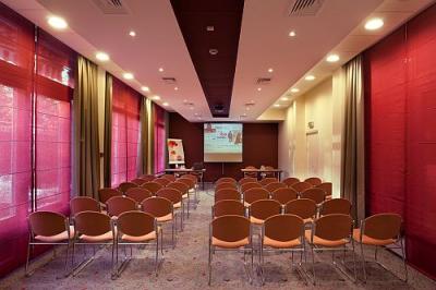 Conferentieruimte in Hotel Ibis Budapest Citysouth*** - ✔️ Ibis Budapest Citysouth*** - Verdisconteerd Ibis-hotel in de buurt van de luchthaven