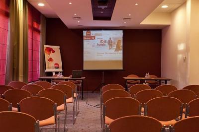 Moderna sala de conferencias en el Hotel Ibis Budapest Citysouth*** - ✔️ Ibis Budapest Citysouth*** - Hotel Ibis con descuento cerca del aeropuerto