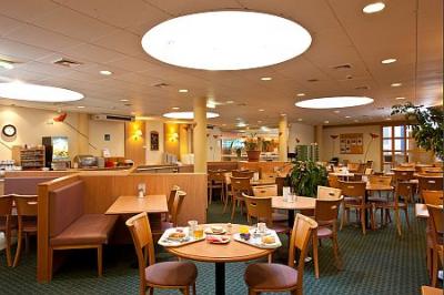 La salle de petit-déjeuner à l'Hôtel Ibis Centrum Budapest  - ✔️ Hôtel Ibis Budapest Centrum*** - Ibis Centre Budapest Hôtel économique au centre de Budapest, la rue Raday