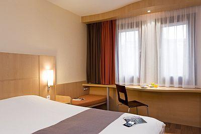 Goedkoop Ibis-hotel in Boedapest 3* Ibis Heroes Square Budapest - ✔️ Ibis Heroes Square*** Budapest - Ibis Hotel in Dozsa Gyorgy straat in Budapet voor een goede prijs