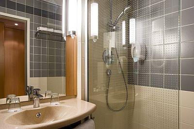 Ibis Heroes Square Hotel's bathroom in Budapest - ✔️ Ibis Heroes Square*** Budapest - Ibis Hotel in Dozsa Gyorgy street in Budapet at good price