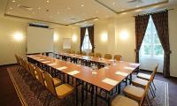 Sala de conferencias del Hotel Ipoly en Balatonfured, hotel de wellness y conferencias en el Lago Balatón