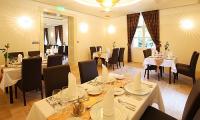 Ristorante elegante per la prima colazione all'Hotel Ipoly Residence a Balatonfured