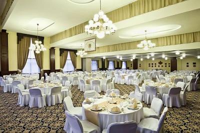 Kapitany Hotel Sumeg rekomenduje swoją salę wydarzenia na załatwienie ślubi i konferencji - ✔️ Hotel Kapitany**** Wellness Sumeg - Wellness Hotel w Sumeg z rewelacyjną ofertą pakietów z niepełnym wyżywieniem