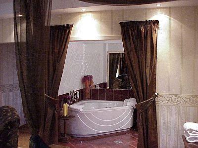Suite elegante con vasca da bagno angolare a Rackeve all'Hotel DunaRelax Event - ✔️ Duna Relax Hotel**** Ráckeve - nei dintorni di Budapest