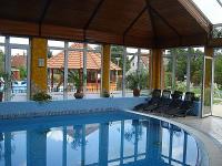 Viaggi benessere a Rackeve - piscina coperta all'Hotel Duna Relax Event 