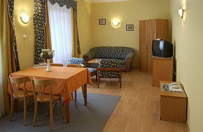 Apartament - Hotel Club Kikelet Miskolctapolca - w pobliżu kąpieliska w grocie w Miskolctapolca - ✔️ Kikelet Club Hotel*** Miskolctapolca - hotel apartementowy w Miskolctapolca