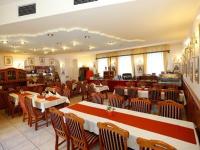 Hotel Korona  - ресторан в центре Эгера для гостей пользующихся услугами полупансиона