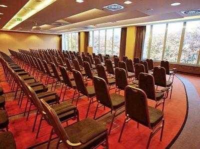 Sala conferenze e sala riunioni a Matrahaza presso Lifestyle Hotel - ✔️ Lifestyle Hotel**** Mátra - hotel benessere con vista panoramica nei monti Matra