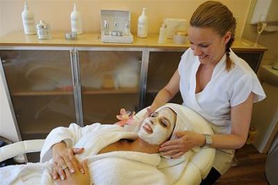 Cosmetic salon of Wellness Hotel MenDan with beauty treatments in Zalakaros - ✔️ MenDan Hotel**** Zalakaros - Spa Thermal and Wellness hotel in Zalakaros