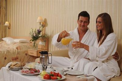 Wellness Hotel MenDan Zalakaros- двуспальный номер отеля в Залакарош - ✔️ MenDan Hotel**** Zalakaros - отель в термальном городке Залакарош