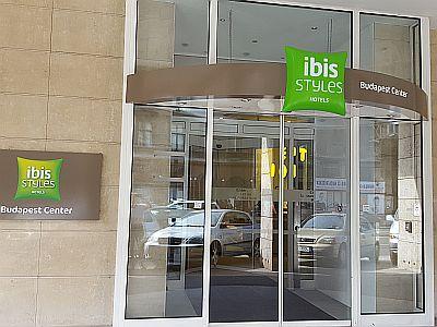 Entrace of Hotel Ibis Styles Budapest Center - elegant hotel in the centre of Budapest - ✔️ Ibis Styles Budapest Center*** - 3 star hotel in Budapest