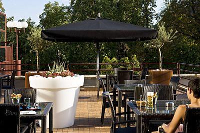 La terrazza del Novotel Budapest City - Accor Hotel Budapest - hotel 4 stelle con sale conferenze a Budapest - ✔️ Hotel Novotel Budapest City**** - hotel Novotel  e centro di conferenze a prezzi vantaggiosi a Budapest