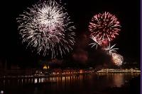 Vuurwerk in augustus - Hotel Novotel Danube met prachtig panorama-uitzicht over de Donau in Boedapest, Hongarije