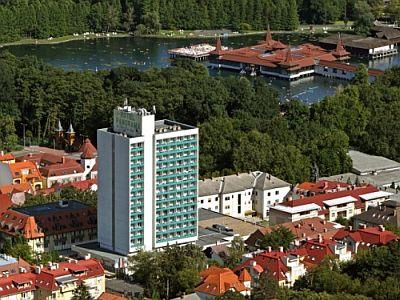 Hotel Panorama Heviz - alojamiento en Heviz a precios asequibles - Hunguest Hotel Panoráma*** Hévíz - conectado con el Instituto Spa z Bienestar de San André, con media pensión