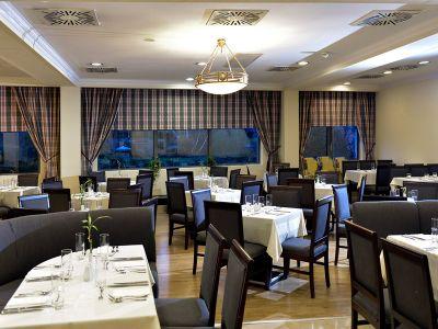 Ristorante Courtyard all'Hotel Leonardo a Budapest - alberghi a Budapest a prezzi vantaggiosi - Leonardo Hotel**** Budapest - hotel a 4 stelle vicino al Gran Boulevard e al ponte di Petofi