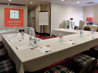 Sala de conferencias del Leonardo Hotel Budapest, céntrico y moderno hotel junto al Danubio - Leonardo Hotel**** Budapest - hotel 4 estrellas vecino al Gran Boulevar y al puente Petofi