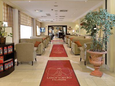 Lobby in Leonardo Hotel Budapest, dichtbij het centrum van Boedapest - Leonardo Hotel**** Budapest - viersterren hotel vlakbij de Ulloi ut (weg) en de Petofi-brug tegen aantrekkelijke prijzen