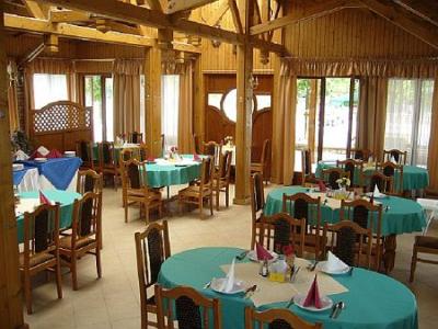 Restaurant de l'Hôtel Korona Siófok - hotel sur les rives du Lac Balaton - Hotel Korona Siofok - sur la rive sud du lac Balaton