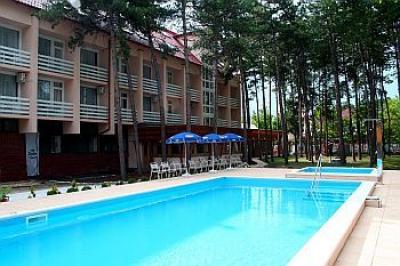 Hotel Korona Siófok - piscina hotelului - cazare la lacul Balaton - Hotel Korona Siofok - hotel la lacul Balaton