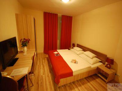 Rymligt hotellrum i Hotell Sunshine Budapest - reservera online, nu! - Hotel Sunshine Budapest - billigt hotell i stadsdelen Köbanya-Kispest, i Ungern